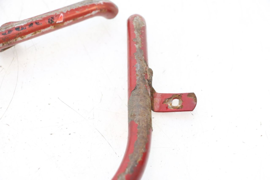 photo de CARTER PARE CYLINDRE PEUGEOT TREKKER 50 (1995 - 2004) - Points de fixation