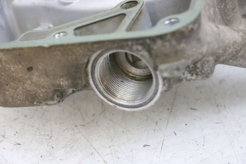 photo de CARTER STATOR PEUGEOT KISBEE 4T 50 (2010 - 2017) - Gros plan technique