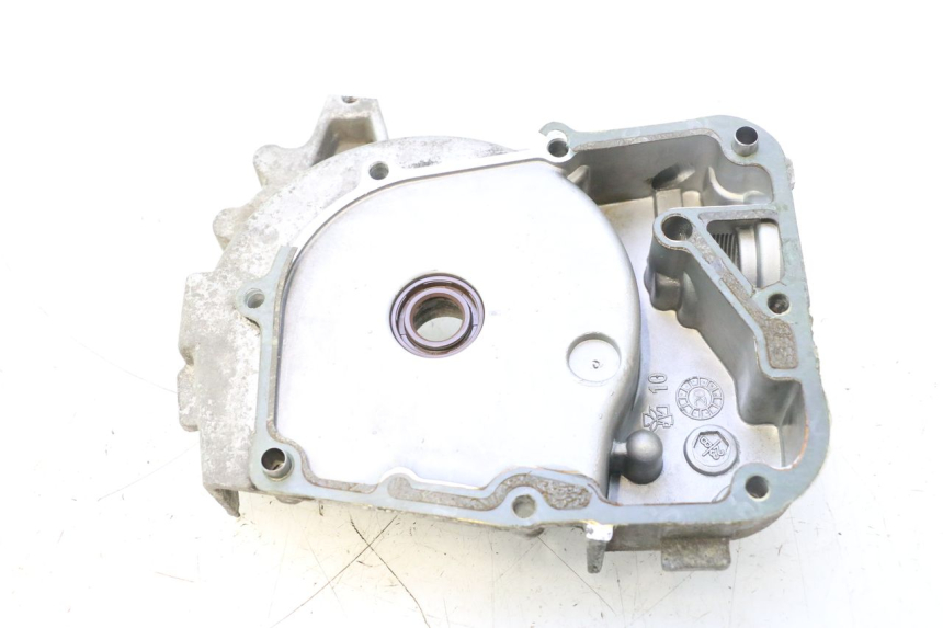 photo de CARTER STATOR PEUGEOT KISBEE 4T 50 (2018 - 2022) - Gros plan technique