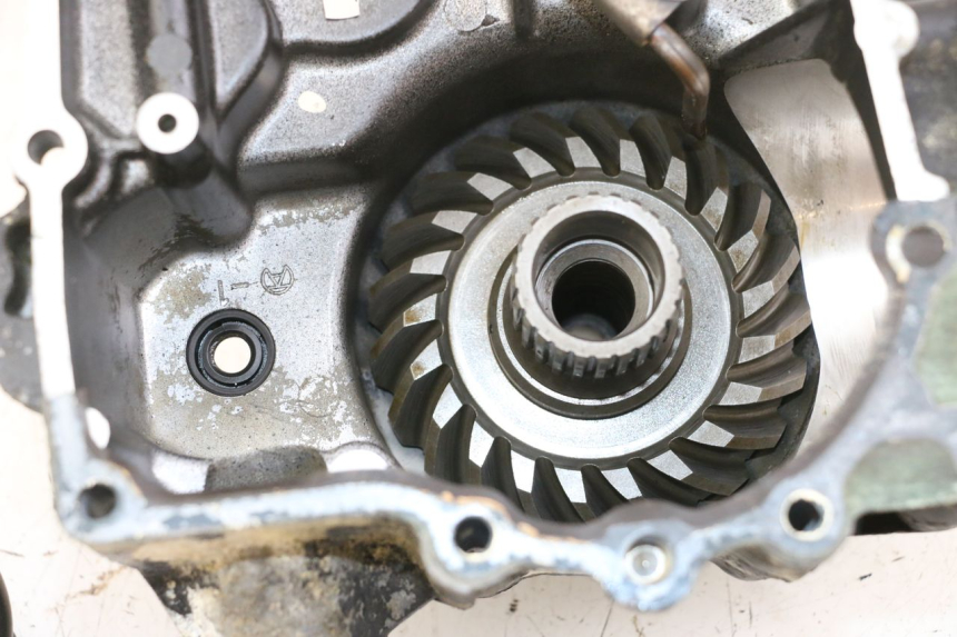 photo de CARTER TRANSMISSION ROUE KAWASAKI GTR 1000 (1994 - 2004) - Zoom état d’usage