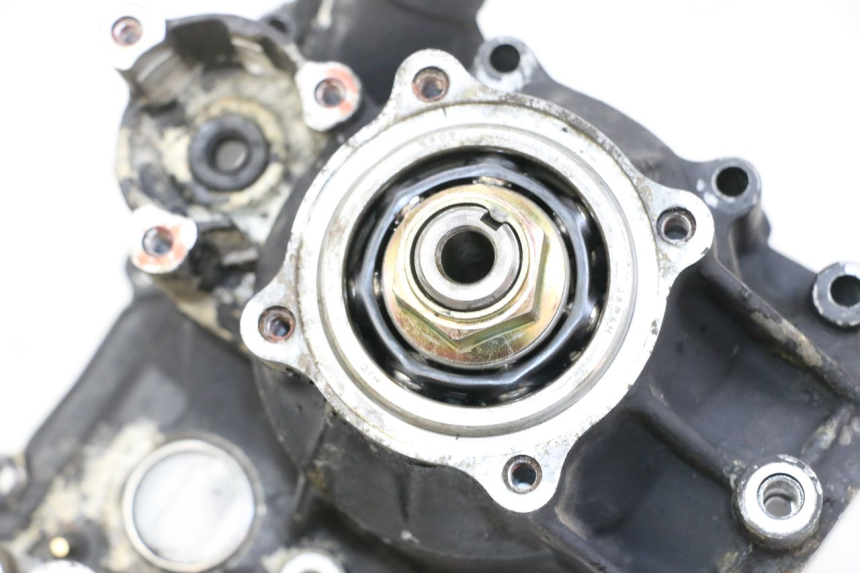 photo de CARTER TRANSMISSION ROUE KAWASAKI GTR 1000 (1994 - 2004) - État de surface