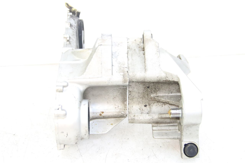 photo de CARTER TRANSMISSION ROUE YAMAHA XP T-MAX TMAX 500 (2004 - 2007) - Gros plan technique