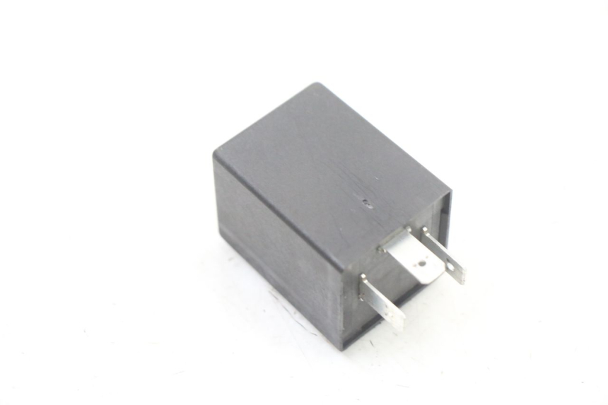 photo de CENTRALE CLIGNOTANTE BMW C1 125 (2000 - 2003) - Autre angle de vue