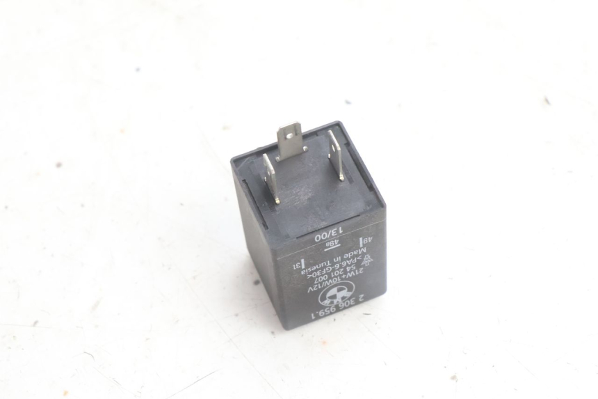 photo de CENTRALE CLIGNOTANTE BMW C1 125 (2000 - 2003) - Autre angle de vue