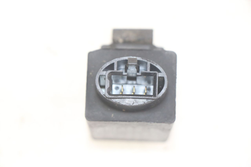 photo de CENTRALE CLIGNOTANTE HONDA CBR F SC25 1000 (1989 - 1992) - Zoom état d’usage