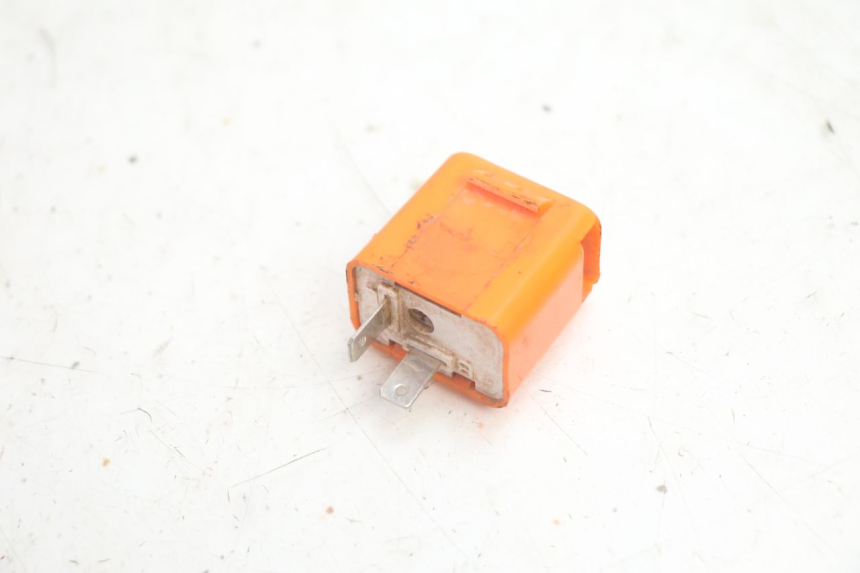 photo de CENTRALE CLIGNOTANTE SUZUKI DR S 600 (1985 - 1989) - Autre angle de vue