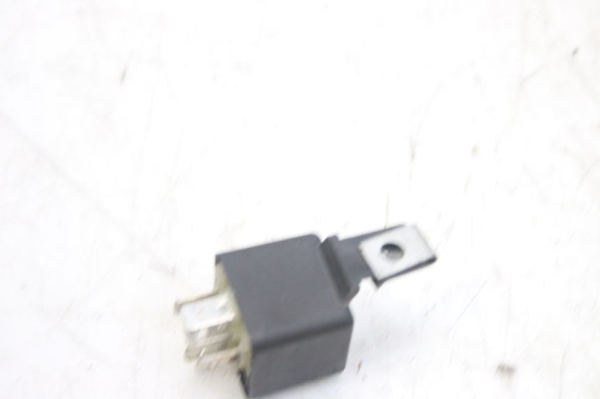 photo de CENTRALE CLIGNOTANTE PIAGGIO FLY 4T 50 (2013 - 2017) - Détail de la pièce