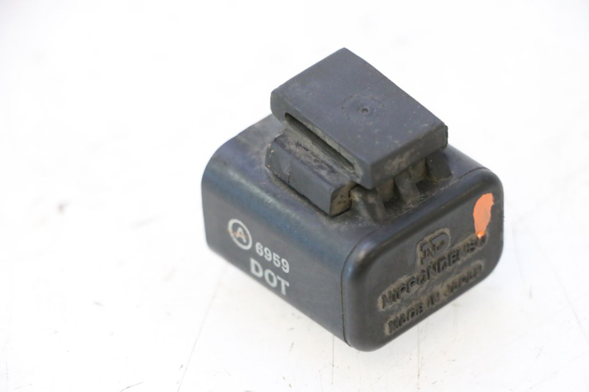 photo de CENTRALE CLIGNOTANTE KAWASAKI GPX F ZX750F 750 (1986 - 1990) - Zoom état d’usage