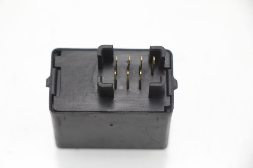 photo de CENTRALE CLIGNOTANTE SUZUKI GSF N BANDIT 600 (2000 - 2004) - Zoom état d’usage