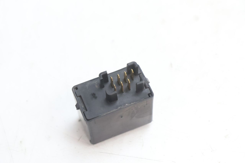 photo de CENTRALE CLIGNOTANTE SUZUKI GSR 600 (2005 - 2012) - Autre angle de vue