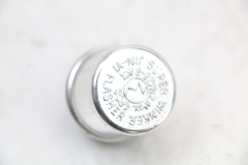 photo de CENTRALE CLIGNOTANTE SUZUKI GSX E 250 (1982 - 1983) - Zoom état d’usage