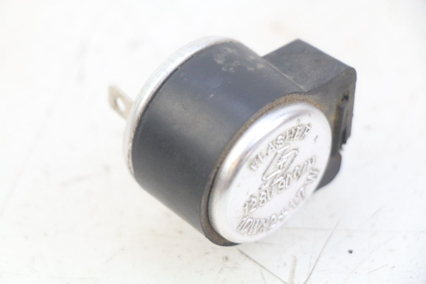 photo de CENTRALE CLIGNOTANTE SUZUKI GSX-F GSX  F 1100 (1988 - 1994) - Détail de la pièce