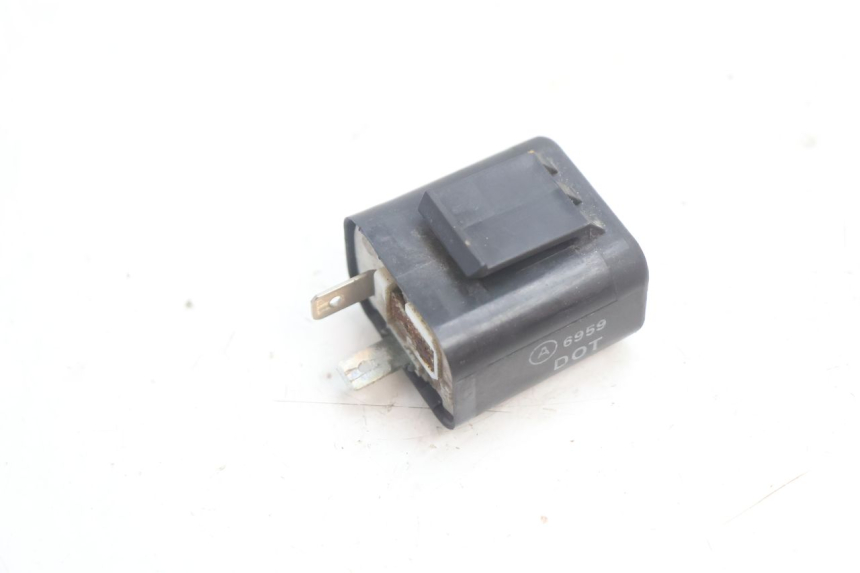 photo de CENTRALE CLIGNOTANTE SUZUKI GSX F GSXF 750 (1988 - 1998) - Zoom état d’usage