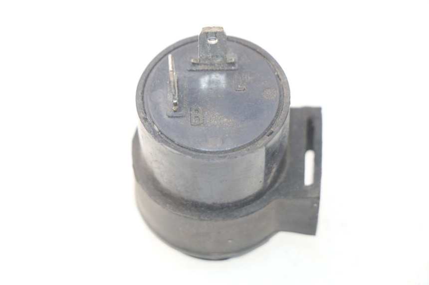 photo de CENTRALE CLIGNOTANTE PEUGEOT KISBEE 2T 50 (2010 - 2017) - Zoom état d’usage