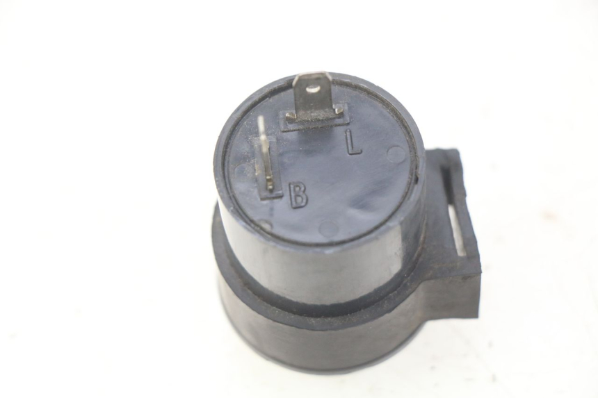 photo de CENTRALE CLIGNOTANTE PEUGEOT KISBEE 2T 50 (2010 - 2017) - Zoom état d’usage