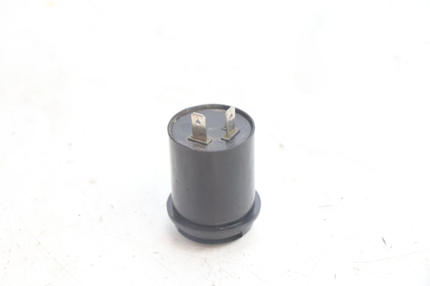 photo de CENTRALE CLIGNOTANTE PEUGEOT KISBEE 2T 50 (2010 - 2017) - Zoom état d’usage