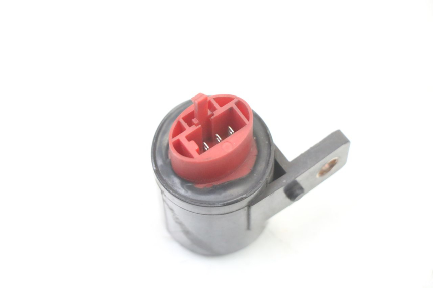 photo de CENTRALE CLIGNOTANTE KYMCO DINK STREET 125 (2009 - 2014) - Autre angle de vue