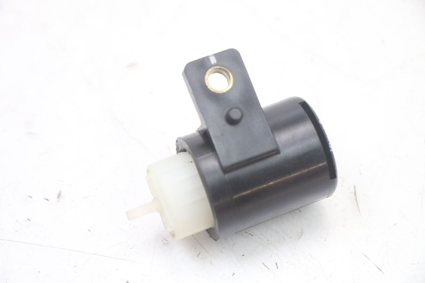 photo de CENTRALE CLIGNOTANTE KYMCO PEOPLE S 125 (2000 - 2008) - Zoom état d’usage