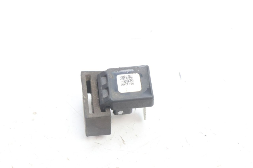 photo de CENTRALE CLIGNOTANTE PIAGGIO LIBERTY IGET 4T 50 (2021 - 2025) - Zoom état d’usage