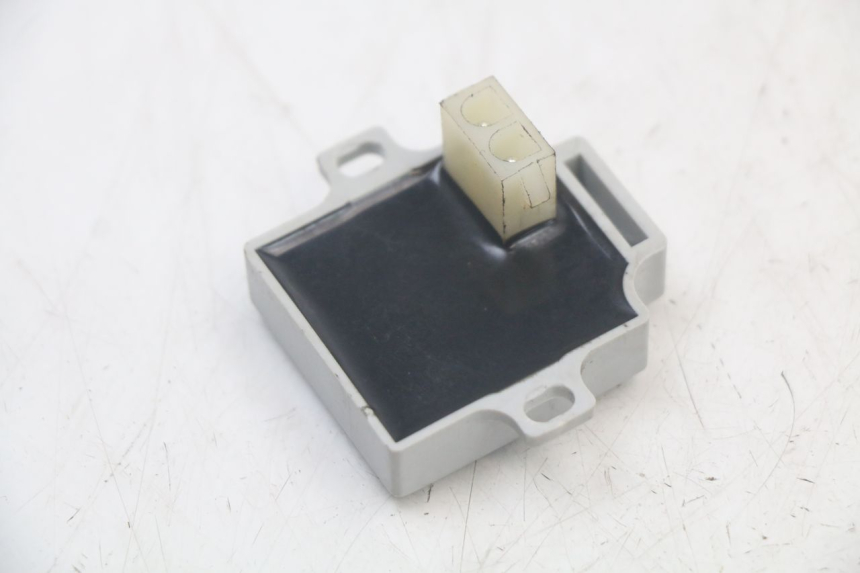 photo de CENTRALE CLIGNOTANTE MBK MACH G AC 50 (2002 - 2014) - Détail de la pièce