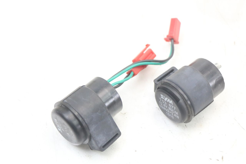 photo de CENTRALE CLIGNOTANTE SYM MIO 50 (2011 - 2017) - Vue principale