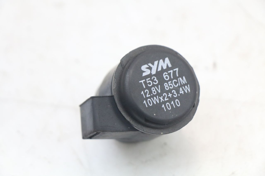 photo de CENTRALE CLIGNOTANTE SYM MIO 50 (2011 - 2017) - Autre angle de vue