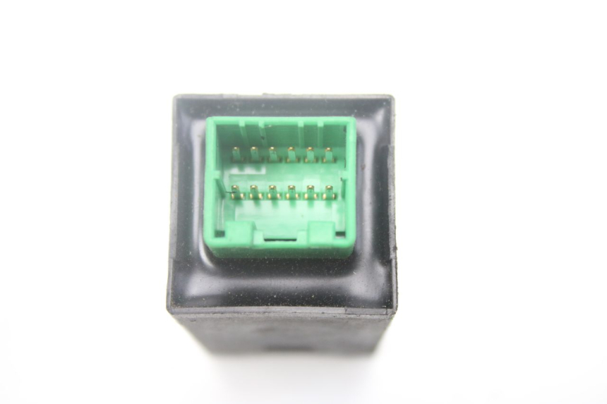 photo de CENTRALE CLIGNOTANTE PIAGGIO MP3 500 (2014 - 2017) - Zoom état d’usage