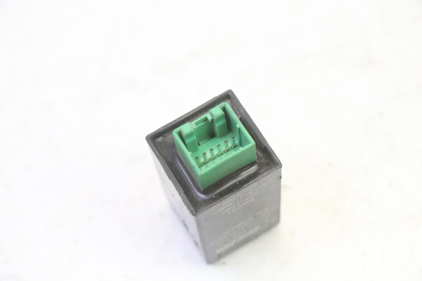 photo de CENTRALE CLIGNOTANTE PIAGGIO MP3 RL 250 (2006 - 2010) - Zoom état d’usage