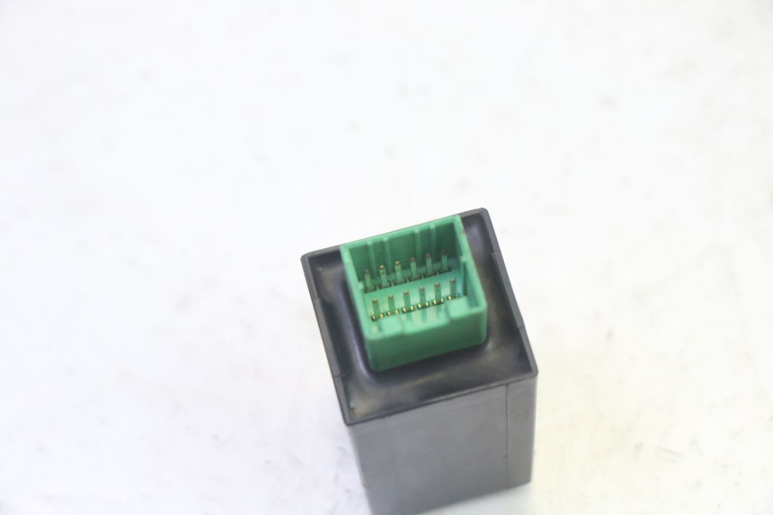 photo de CENTRALE CLIGNOTANTE PIAGGIO MP3 RL 250 (2006 - 2010) - Zoom état d’usage