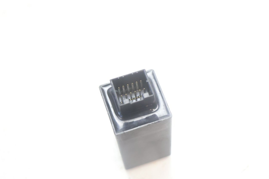 photo de CENTRALE CLIGNOTANTE PIAGGIO MP3 500 (2016 - 2018) - Autre angle de vue