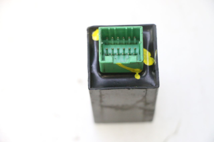 photo de CENTRALE CLIGNOTANTE PIAGGIO MP3 500 (2011 - 2015) - Zoom état d’usage