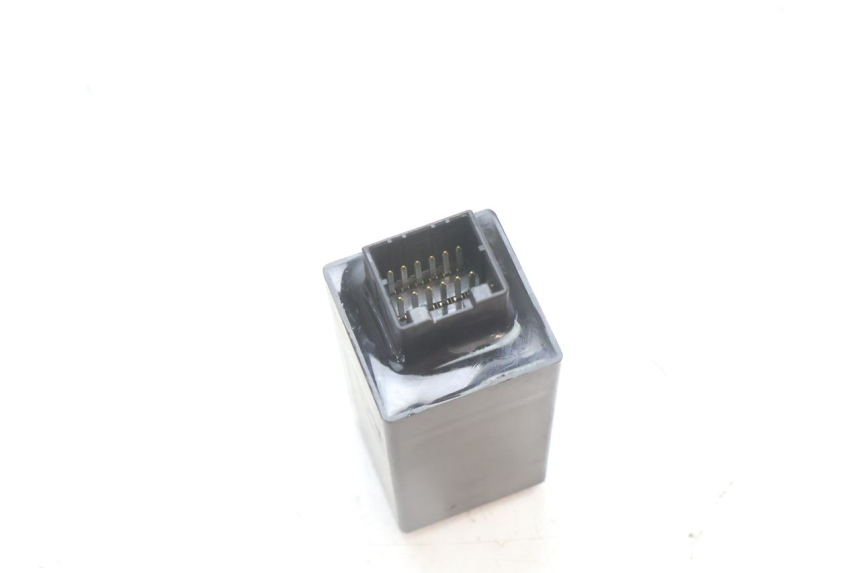 photo de CENTRALE CLIGNOTANTE PIAGGIO MP3 500 (2016 - 2018) - Autre angle de vue