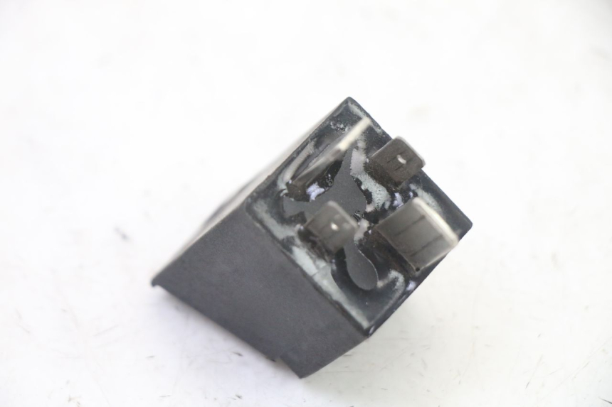 photo de CENTRALE CLIGNOTANTE PIAGGIO NEW TYPHOON 50 (2018 - 2021) - Autre angle de vue