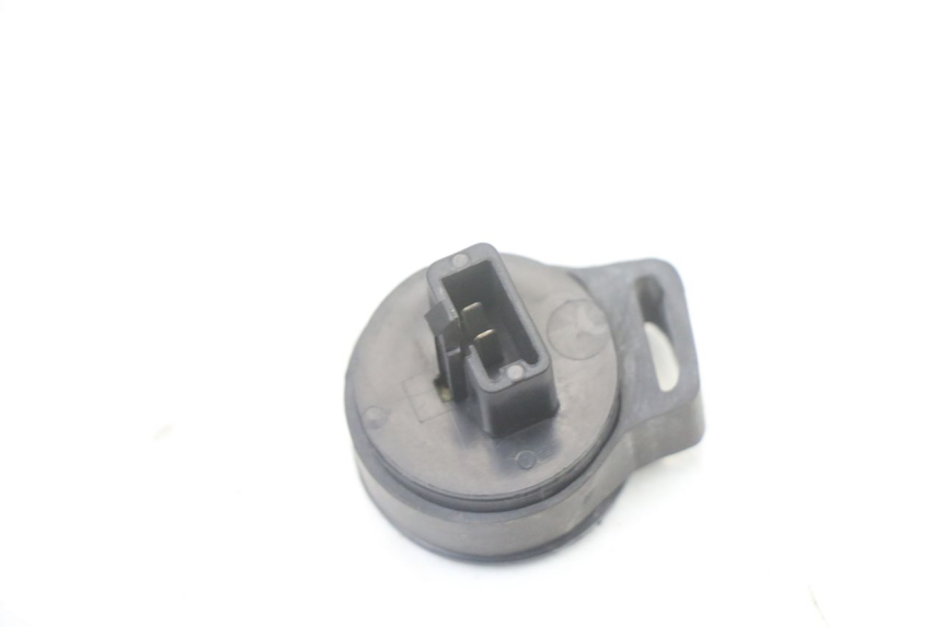 photo de CENTRALE CLIGNOTANTE PEUGEOT TREKKER TKR 50 (2005 - 2014) - Zoom état d’usage