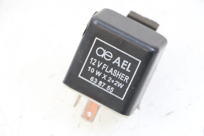 photo de CENTRALE CLIGNOTANTE PIAGGIO ZIP 4T 50 (2018 - 2020) - Vue principale