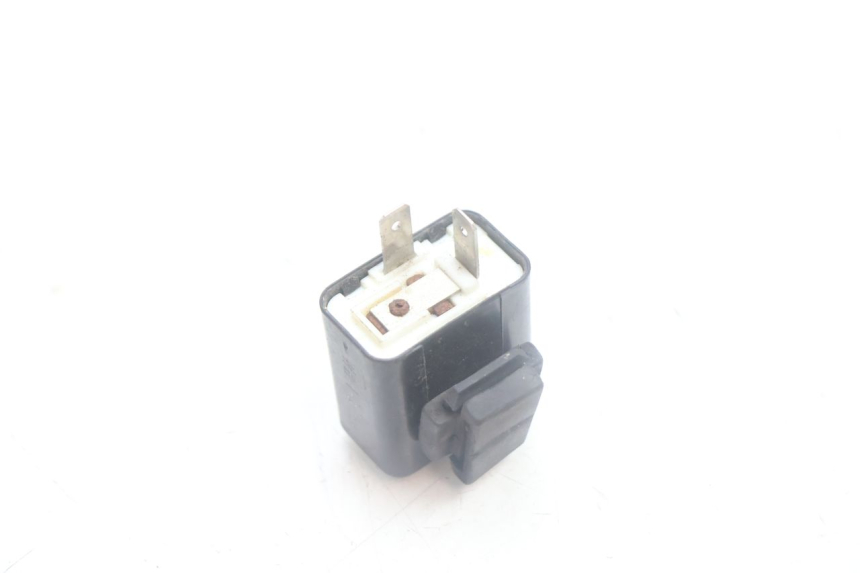 photo de CENTRALE CLIGNOTANTE HONDA SCV LEAD 100 (2003 - 2007) - Autre angle de vue