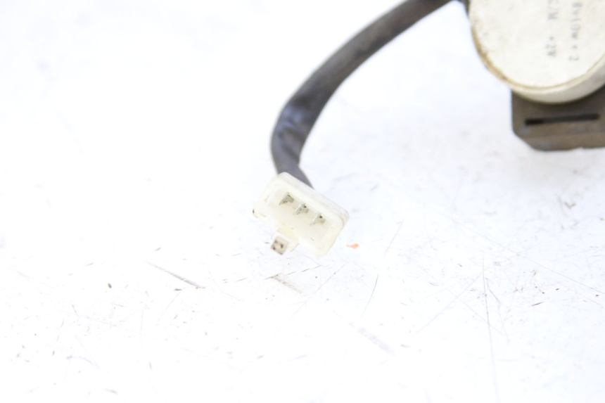 photo de CENTRALE CLIGNOTANTE RAZZO STEED 125 (2012 - 2018) - Zoom état d’usage