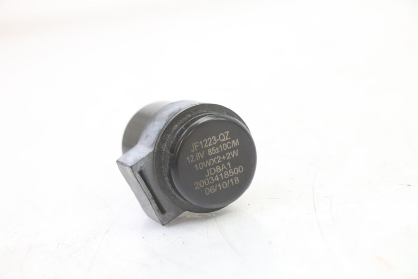 photo de CENTRALE CLIGNOTANTE PEUGEOT STREETZONE I 2T 50 (2018 - 2020) - Zoom état d’usage