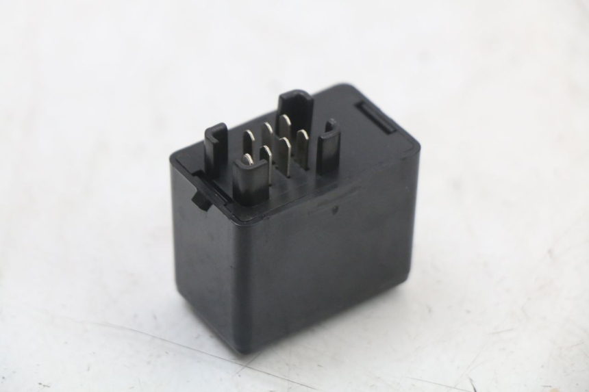 photo de CENTRALE CLIGNOTANTE SUZUKI SV S 650 (1999 - 2002) - Autre angle de vue