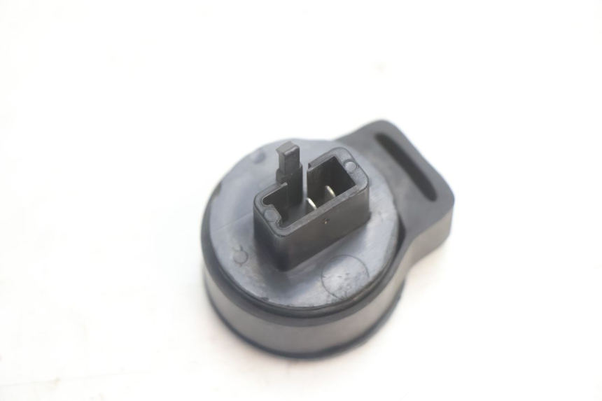 photo de CENTRALE CLIGNOTANTE PEUGEOT TREKKER TKR 50 (2005 - 2014) - Autre angle de vue