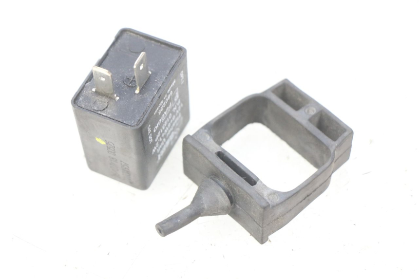 photo de CENTRALE CLIGNOTANTE PIAGGIO VESPA GTS IGET ABS 125 (2017 - 2023) - Détail de la pièce