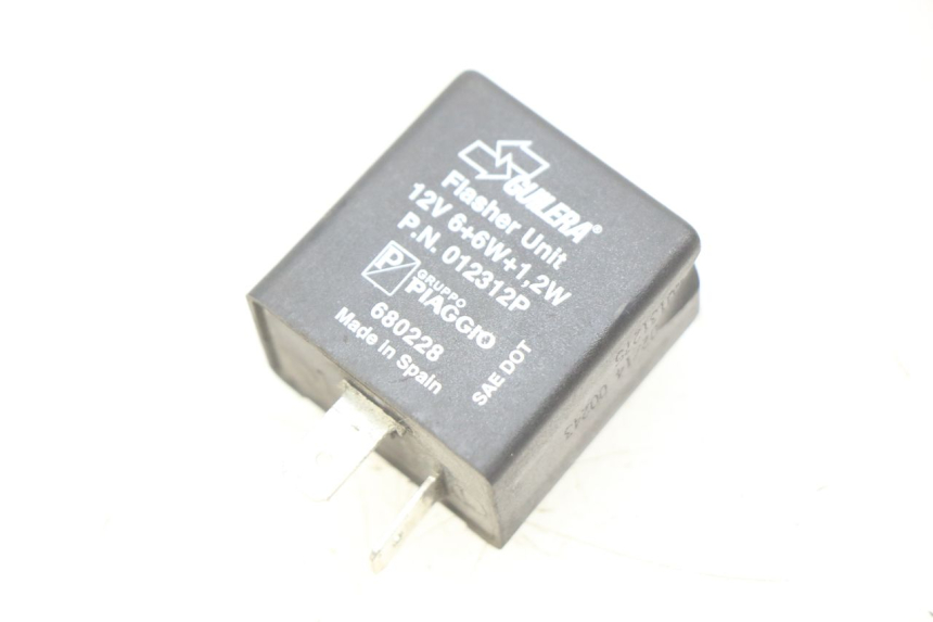 photo de CENTRALE CLIGNOTANTE PIAGGIO VESPA PRIMAVERA 2T 50 (2013 - 2018) - Vue principale