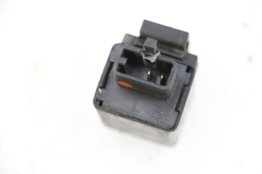 photo de CENTRALE CLIGNOTANTE YAMAHA X-MAX XMAX 125 (2010 - 2013) - Zoom état d’usage