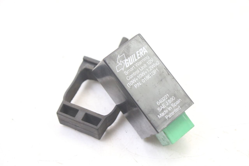 photo de CENTRALE CLIGNOTANTE PIAGGIO XEVO - X EVO 125 (2007 - 2017) - Détail de la pièce