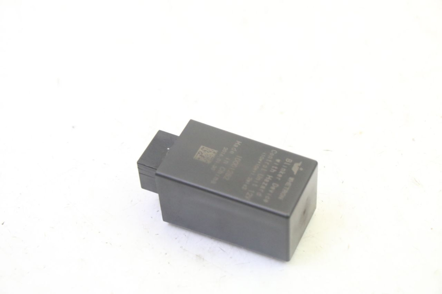 photo de CENTRALE CLIGNOTANTE PIAGGIO XEVO - X EVO 125 (2007 - 2017) - Détail de la pièce