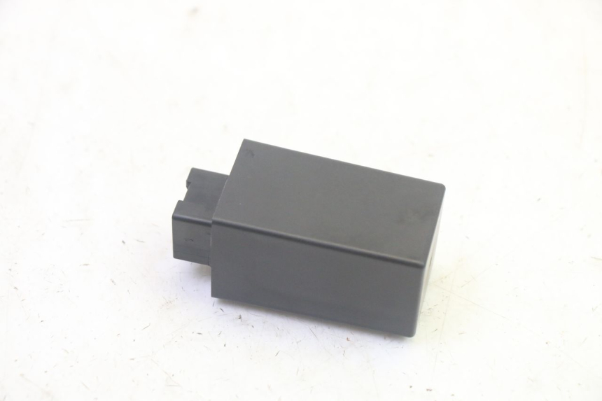 photo de CENTRALE CLIGNOTANTE PIAGGIO XEVO - X EVO 125 (2007 - 2017) - Autre angle de vue