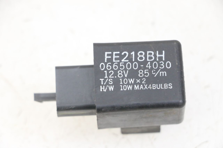 photo de CENTRALE CLIGNOTANTE YAMAHA XJ6 ABS 600 (2008 - 2016) - Vue principale