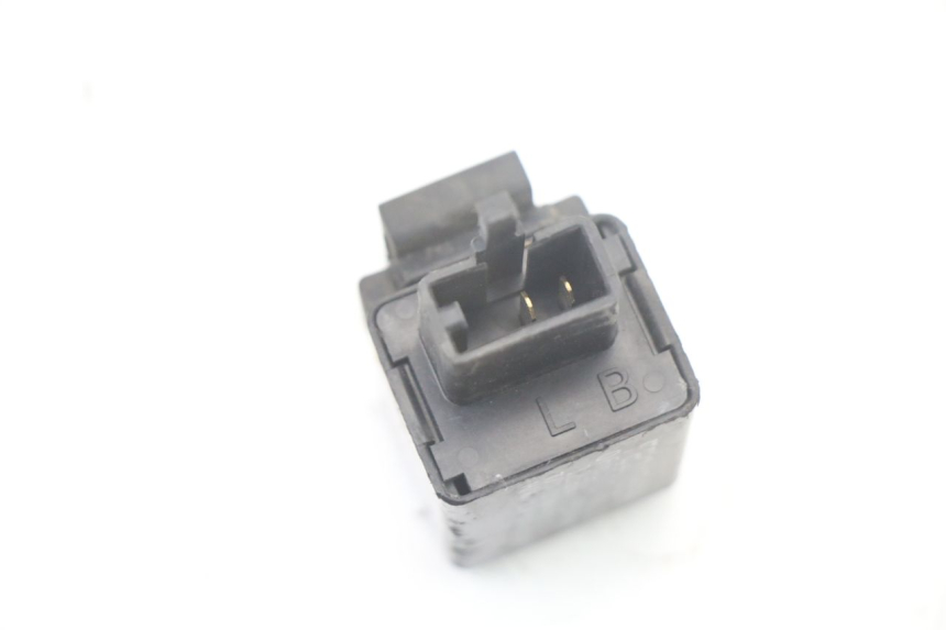 photo de CENTRALE CLIGNOTANTE YAMAHA X-MAX XMAX ABS 250 (2010 - 2014) - Zoom état d’usage