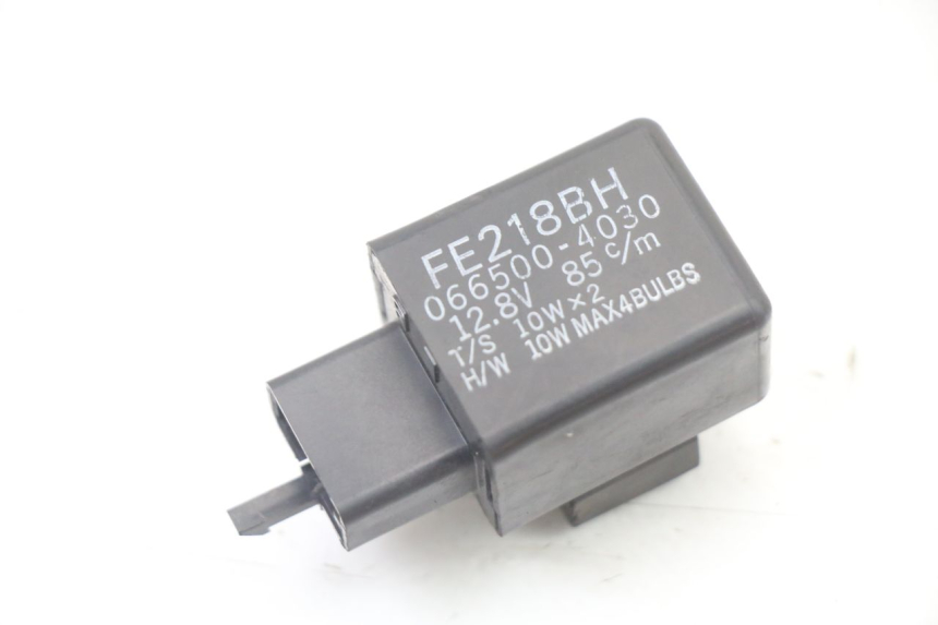 photo de CENTRALE CLIGNOTANTE YAMAHA XJ6 600 (2008 - 2016) - Vue principale