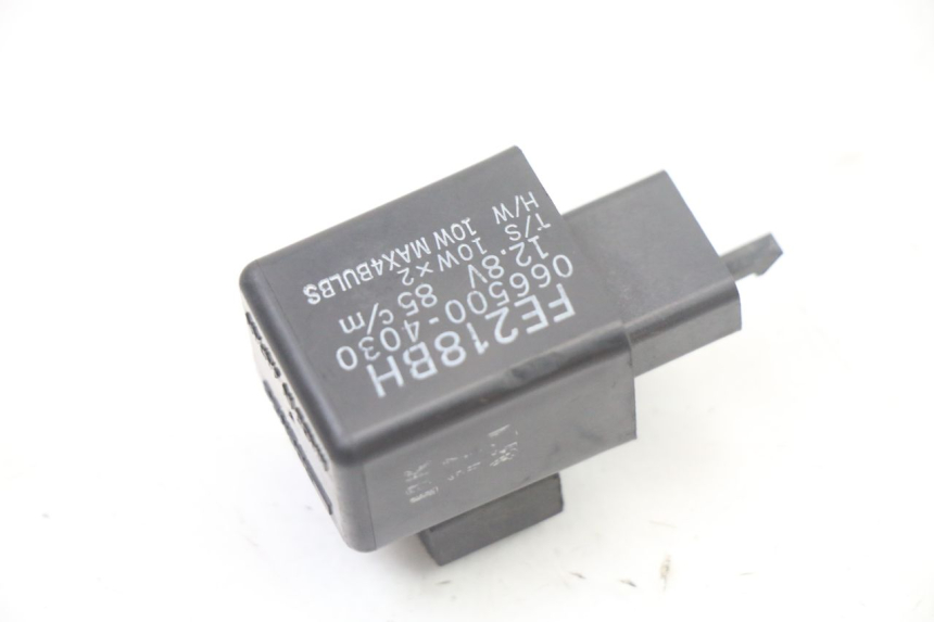 photo de CENTRALE CLIGNOTANTE YAMAHA XJ6 600 (2008 - 2016) - Détail de la pièce